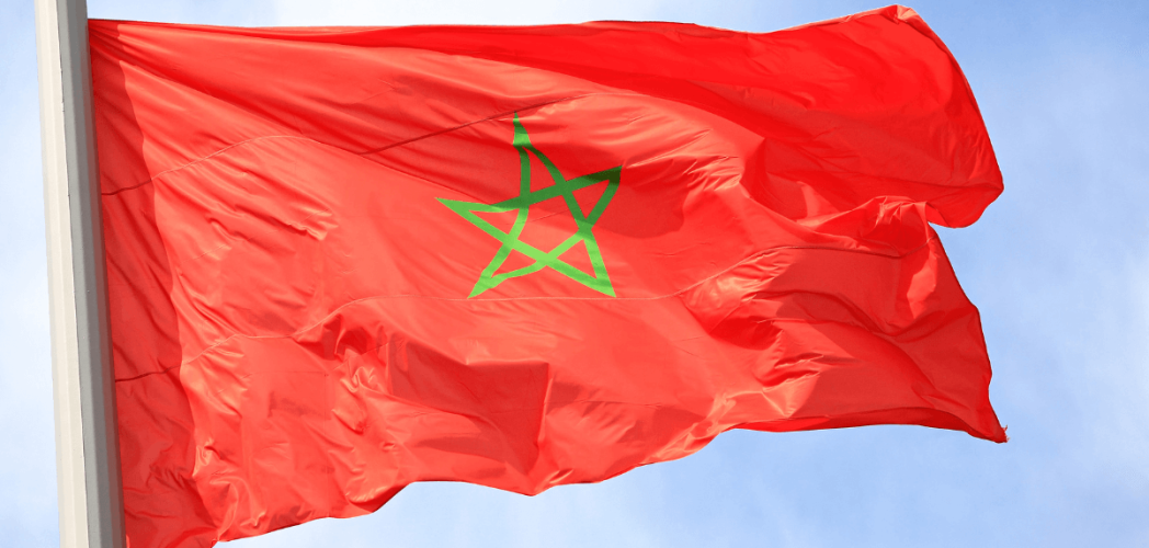 De vlag van Marokko. We leven enorm mee met hen die getroffen zijn door de aardbeving in september 2023.